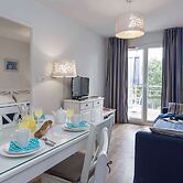 Lakeside Stay w/ Terrace