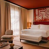 Palacio De Godoy Caceres, Curio Collection By Hilton