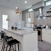 Near Lake Travis & Marina: Modern Austin Getaway!