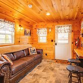 Patio, Fire Pit & Grill: Central Sevierville Cabin