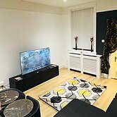 Luxury Entire Holiday Apartment - Self Checkin & Checkout