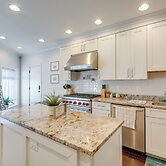 Rooftop Patio w/ View: Baltimore Retreat