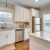 Near Parks & Lakes: Family-friendly Cleveland Home