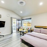 10 Mi to Mojave Narrows: Victorville Studio