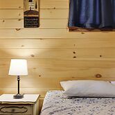 Cozy Lake Cabin 3 with Boatdock