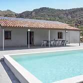Elegant Villa With Swimming Pool Near Etna