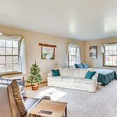 Walk to Centennial Park: Apartment w/ Garage!