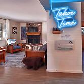 Charming Cherokee Cabin Secluded Stay for 6 Just 10 Minutes to Tahoe!