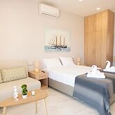 Beachfront Studio Kyma West