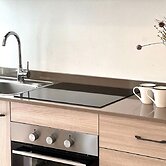 Bernina Suites - 150 metres to Bernina Express
