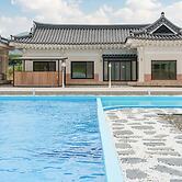 Gyeongju Poseokjeong Hanok Pool Villa