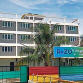 RAZO VILLAGE INN