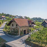 Vineyard Cottage Brodaric