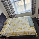 Cozy 3-bed House in Dagenham