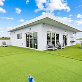 Unique Retreat - Unit C: Charming 2nd-floor Escape