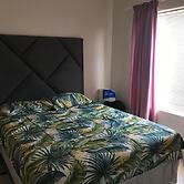 Relax and Unwind in a Beautiful Open-plan Space!