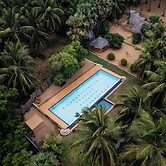 Roshanne Beach Resort