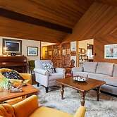 Cole's Bay Vacation Retreat Library Room