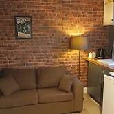 Cosy Cottage- Sleeps 4, Free Parking & Golf Nearby