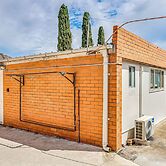 StayAU Cozy 1BR Living Space Chadstone