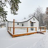 1 Mi to Main Street Polson: Updated Home w/ Deck!