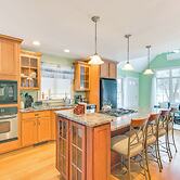 16 Mi to Boston: Home w/ Deck in Weymouth