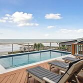 Oceanfront w/ Pool, Panoramic Deck Views, 5bdr Folly Ocean Breeze by A