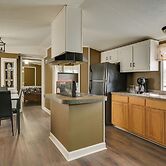 8 Mi to Dtwn Greenville: Bethel Home w/ Yard