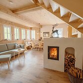 Chalet Near Lake Grundlsee & Ski Lift