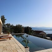 ELKORINI VILLA