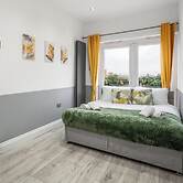 1 Bed Flat - Sleeps 3 - Parking - Wifi