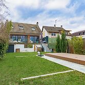 Paris Garden River residence