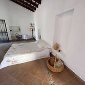 Room-magnolia Loft A Spacious, Authent