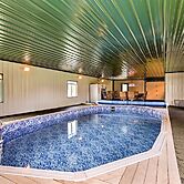 Indoor Pool & Games: 'box Canyon Lodge' in Hermosa