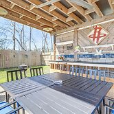 Swim & Unwind: Pet-friendly Home in Spring!