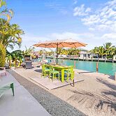 Seabreeze Cove Waterfront Gem 38 Foot Dock Cabana Club