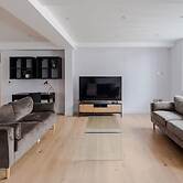 Law Order - Farringdon - by Frankie Says