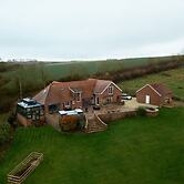 Luxury Langtoft Stud - Sleeps 10