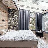 Private & Luminous Suite with lake views
