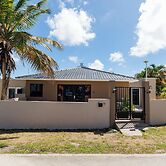 Las Palmeras Apartments