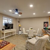 5 Mi to Dtwn Pittsburgh: Home w/ Deck!