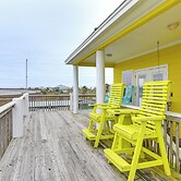 Walk to Beach: Bayfront Gilchrist Getaway!