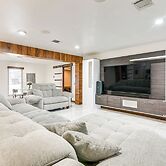 Modern Oasis w/ Outdoor Lounge in Houston!