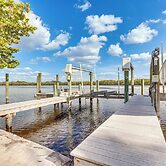 6 Mi to Beach: Riverfront Home in Ruskin!