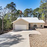 Hot Tub & Fire Pit: 'evergreen Escape' in Bastrop!