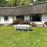 Warm & Welcoming Cottage - Your Perfect Getaway