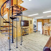 2 Mi to Main Street: Mtn-view Escape in Lander!