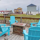 Near Surfside Jetty County Park: Home w/ Deck!