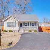 1 Mi to Colonial Beach Boardwalk: Home w/ Fire Pit