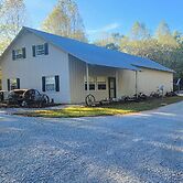 8 Mi to Tellico Plains: House & Cabin Near Trails!